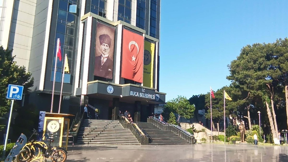 Buca Belediye Başkanı Görkem Duman gözaltında