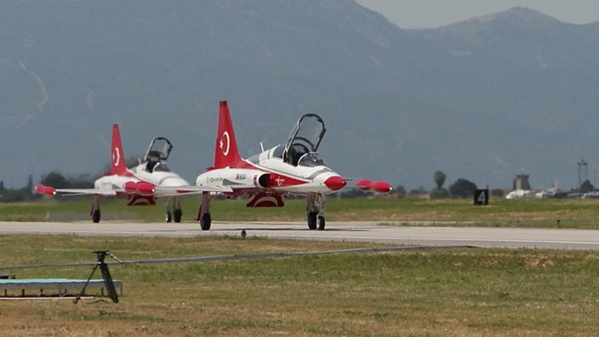 İzmir'de Gençlik ve Havacılık Festivali Provaları Gerçekleştirildi