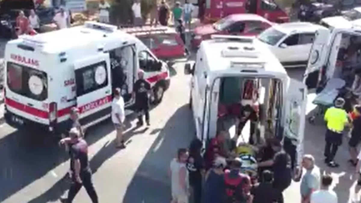 Çanakkale-İzmir karayolunda 4 araç kazası meydana geldi