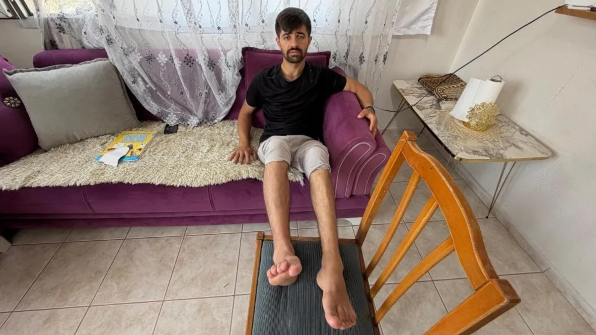 Diş ağrısı için tedavi gören adamın bacağı felç oldu