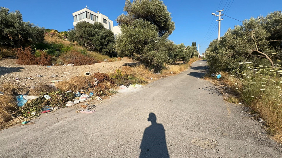 İzmir Karaburun'da çöp sorunları devam ediyor
