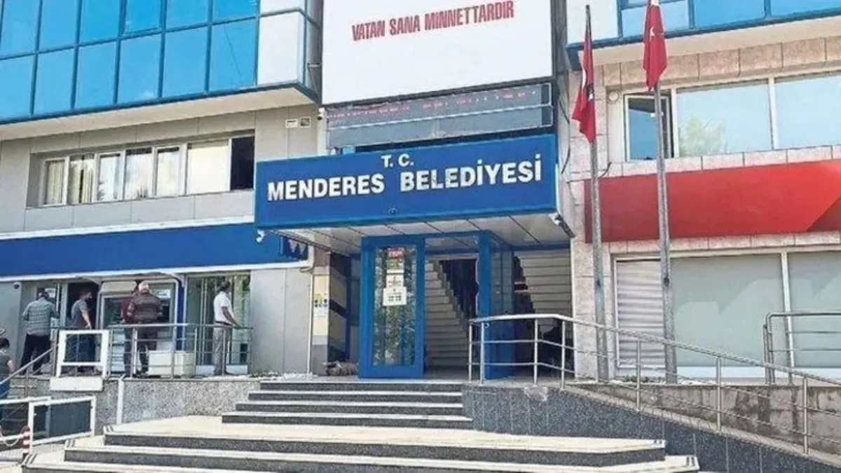 İzmir Menderes Belediyesi'ne operasyon düzenlendi