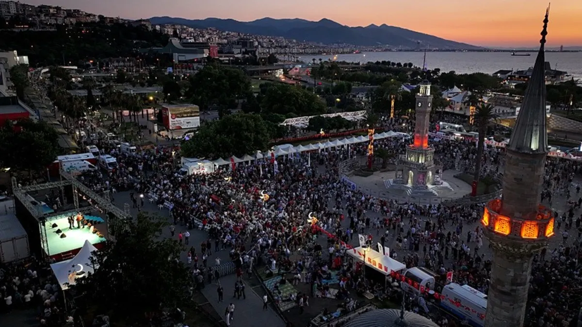 İzmir'de 15 Temmuz anma etkinliği gerçekleşti