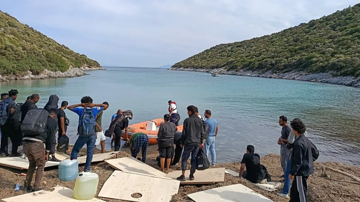 İzmir'de 22 düzensiz göçmen yakalandı