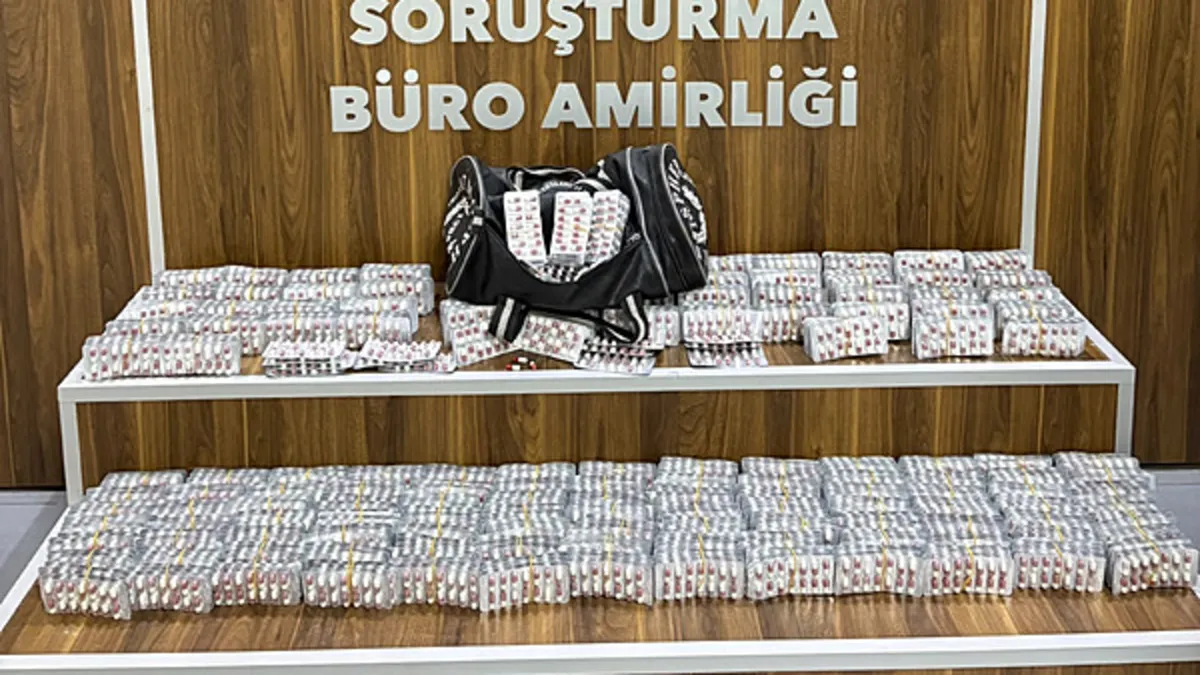 İzmir'de 9 bin sentetik ecza ele geçirildi