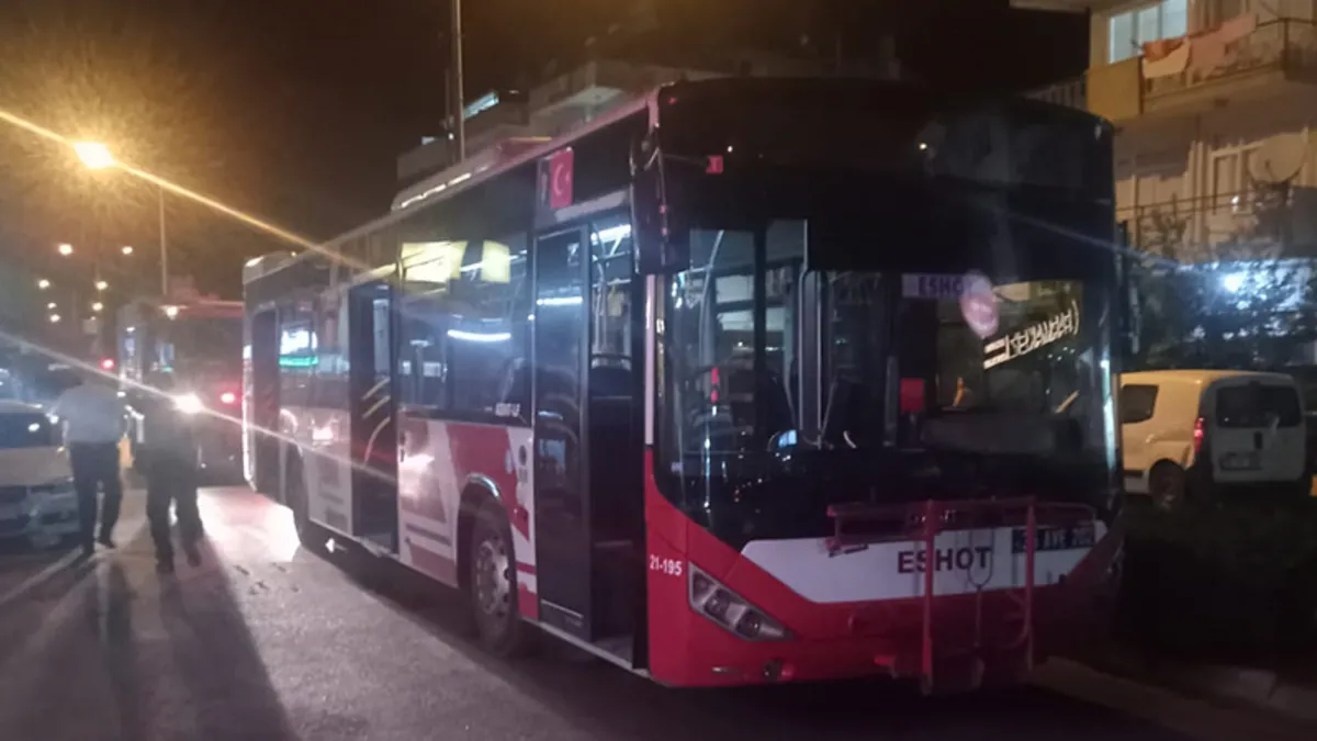 İzmir'de belediye otobüsünde yangın çıktı
