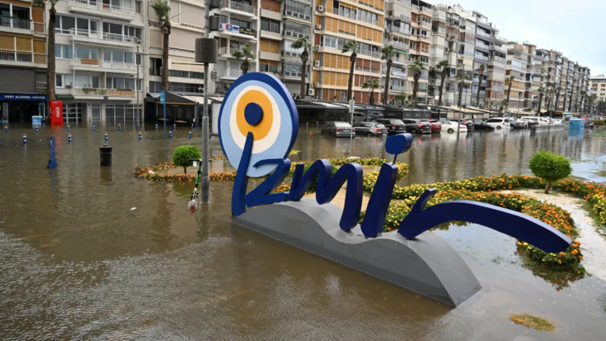 İzmir'de gök gürültülü sağanak yağış bekleniyor