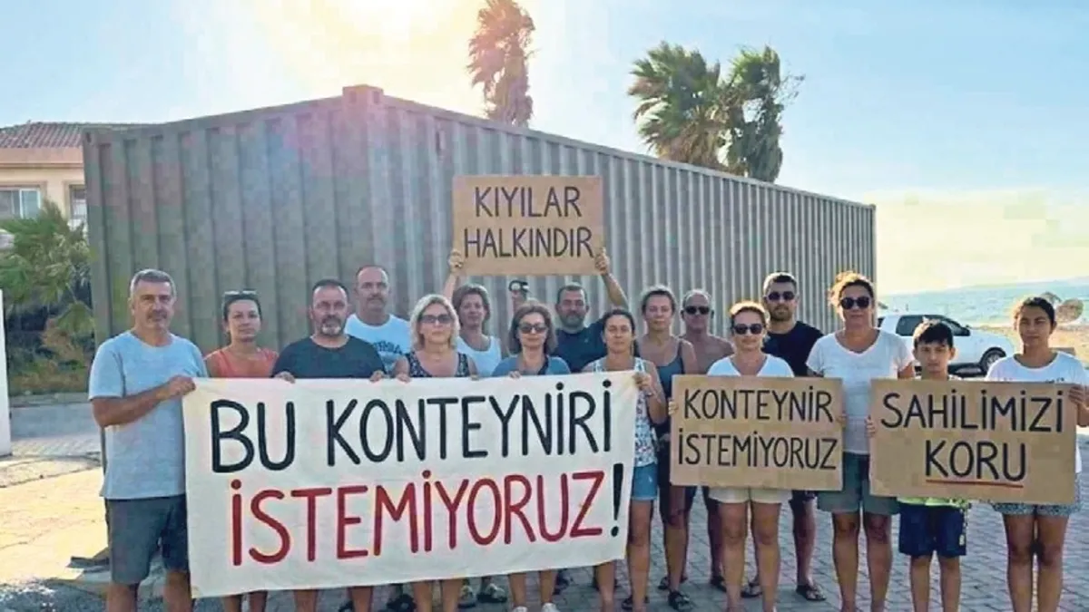 İzmir'de konteyner protesto edildi