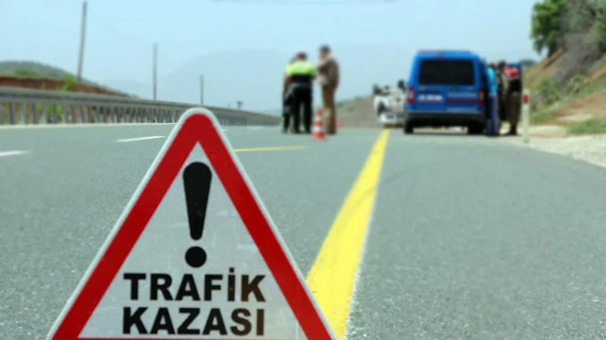 İzmir'de motosiklet devrildi sürücü öldü