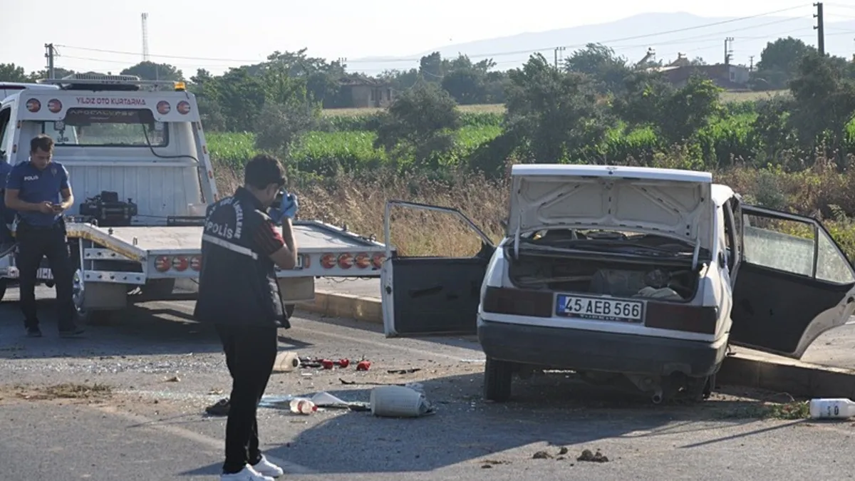 İzmir'de otomobil kazası 5 yaralı bıraktı
