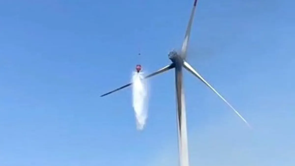 İzmir'de rüzgar türbininde yangın çıktı