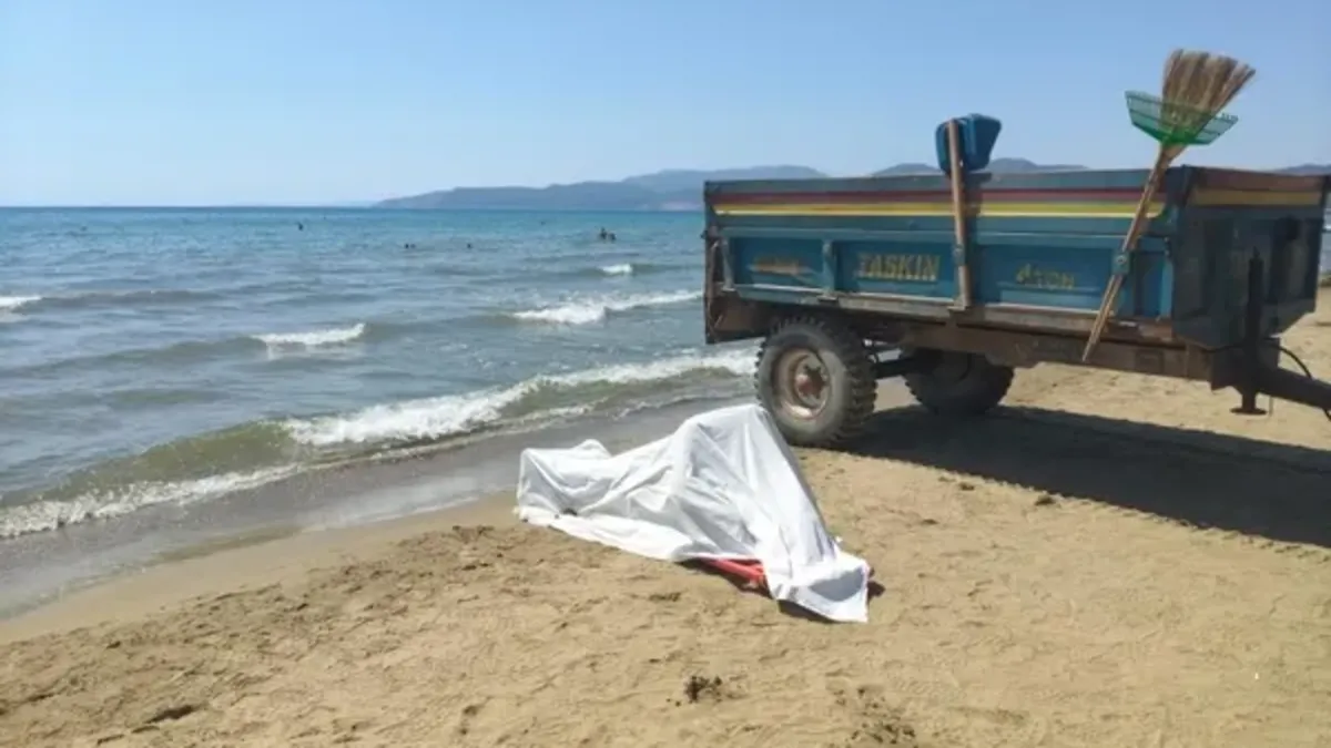 İzmir'de Sahile Vuran Erkek Cesedi Bulundu