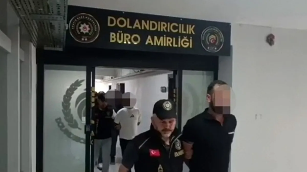 İzmir'de sahte servis şebekesi çökertildi