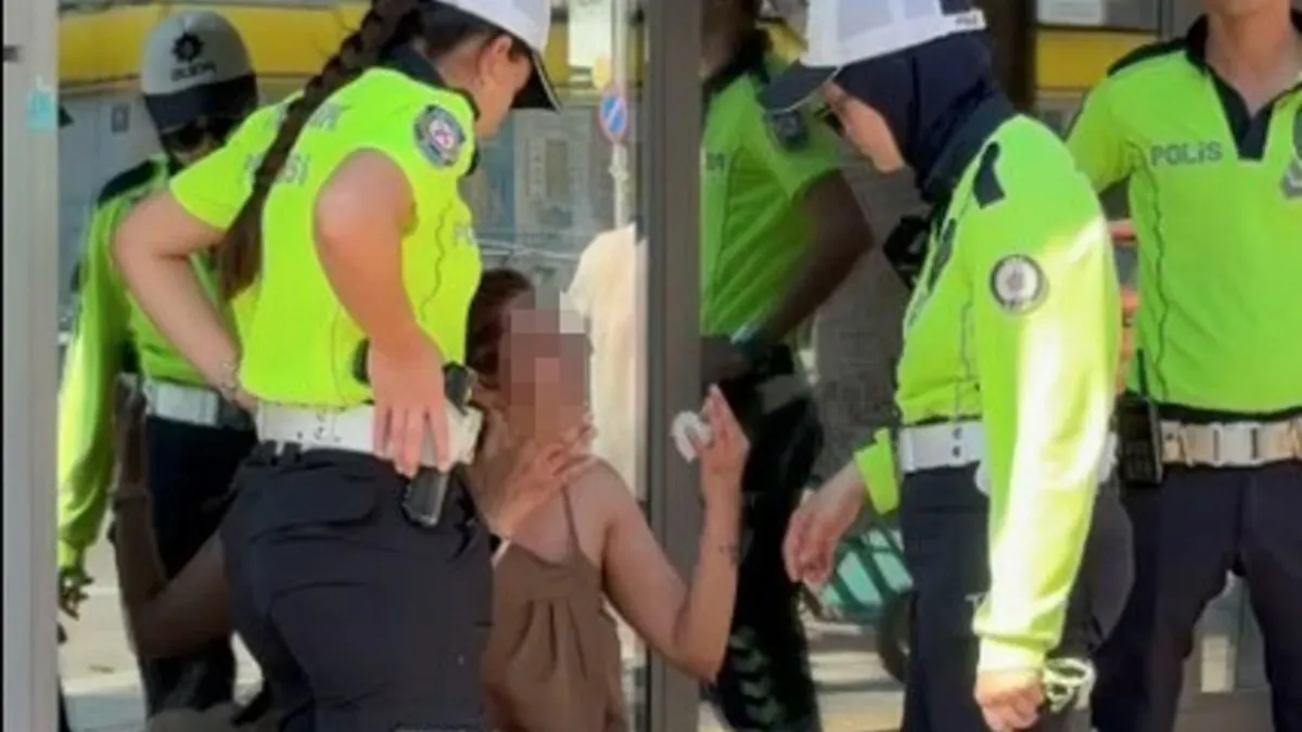 İzmir'de taksi yolculuğu kavgaya döndü