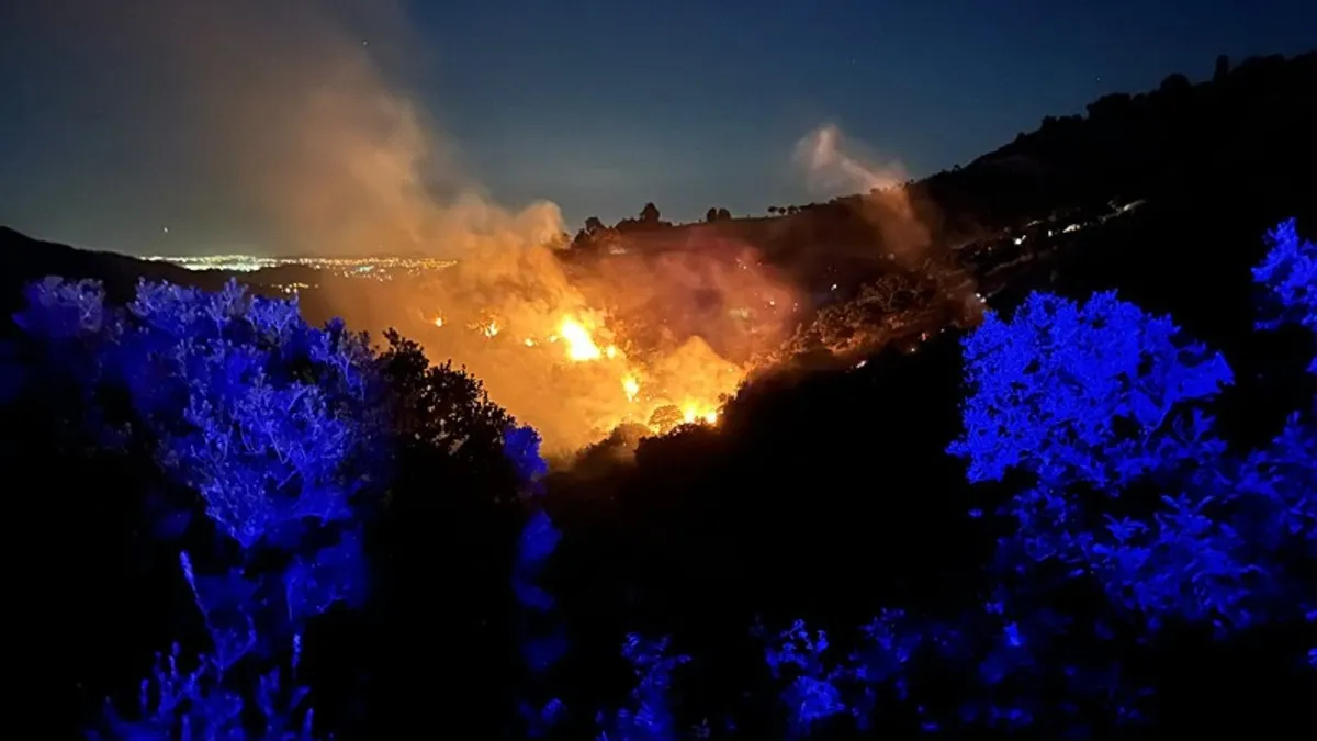 İzmir'de yangın kontrol altına alındı