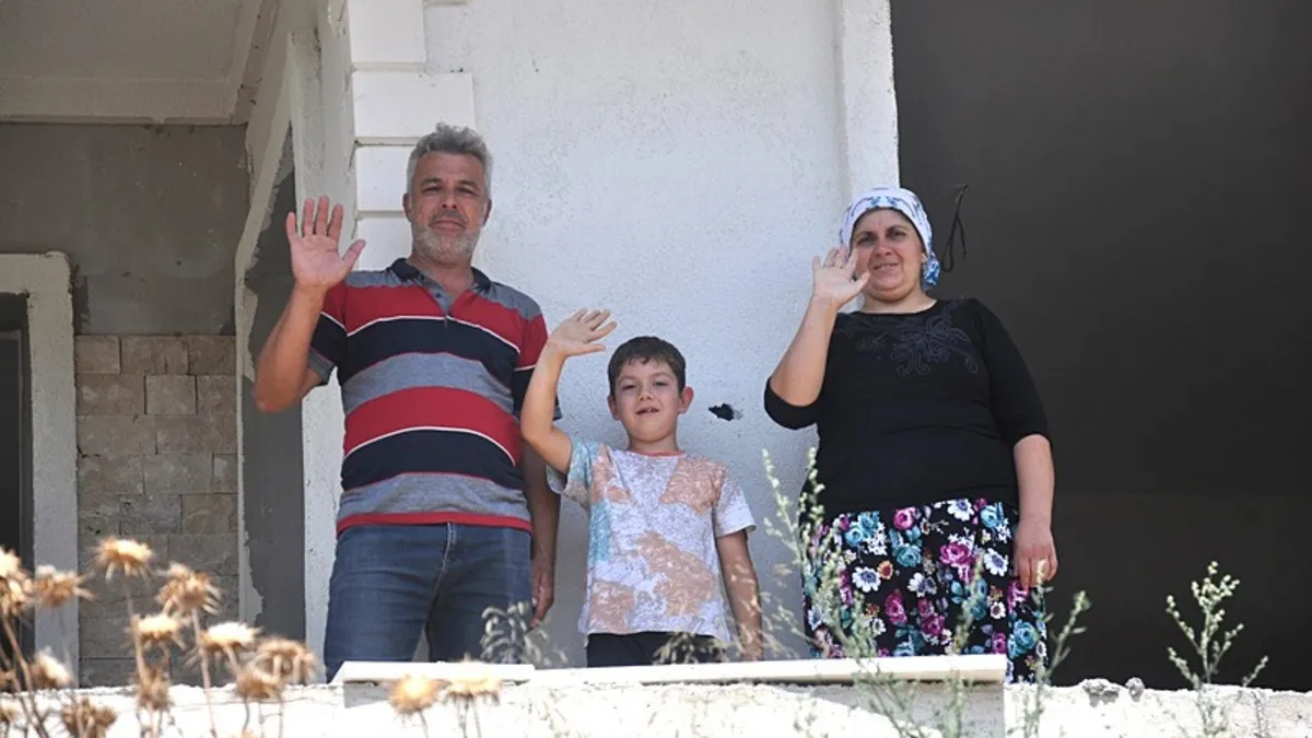 İzmir'de yangından etkilenen evler tamamlandı