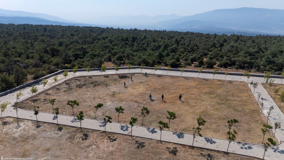 İzmir'de yeni mezarlık hizmete açıldı