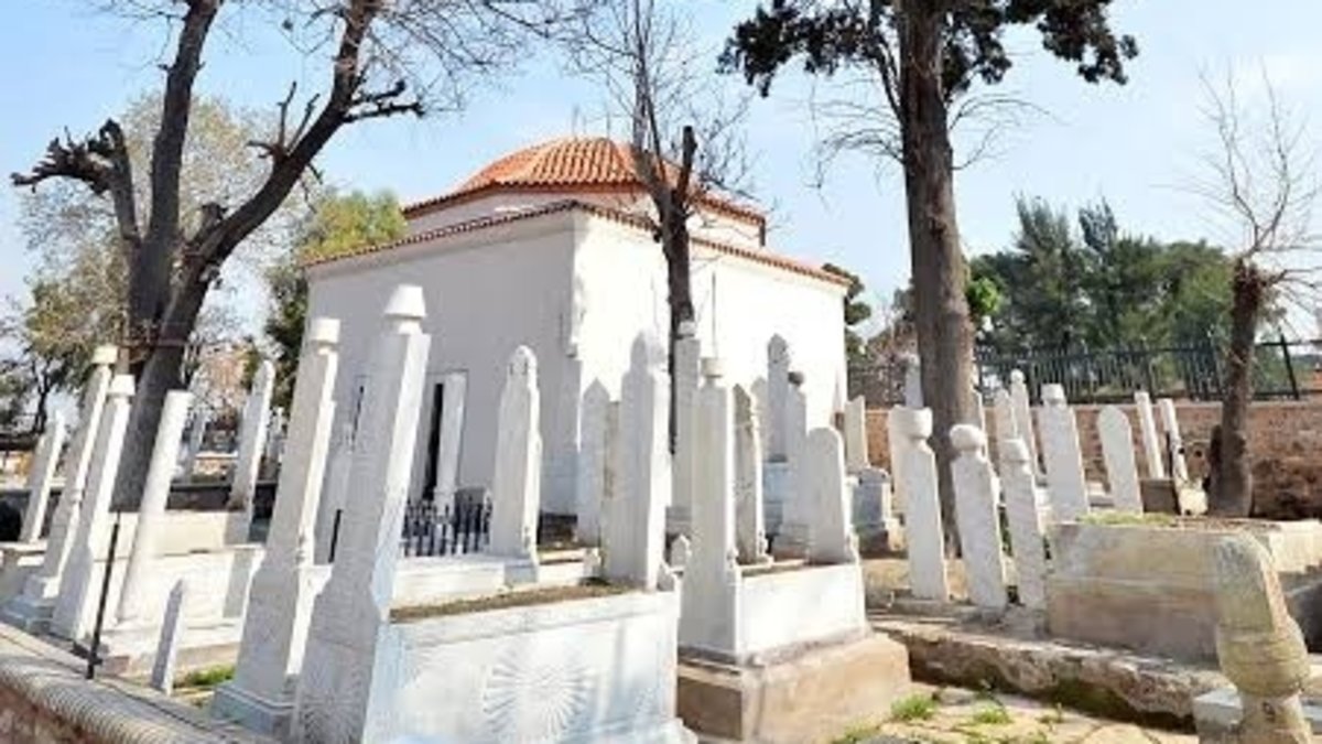 İzmir'deki türbeler