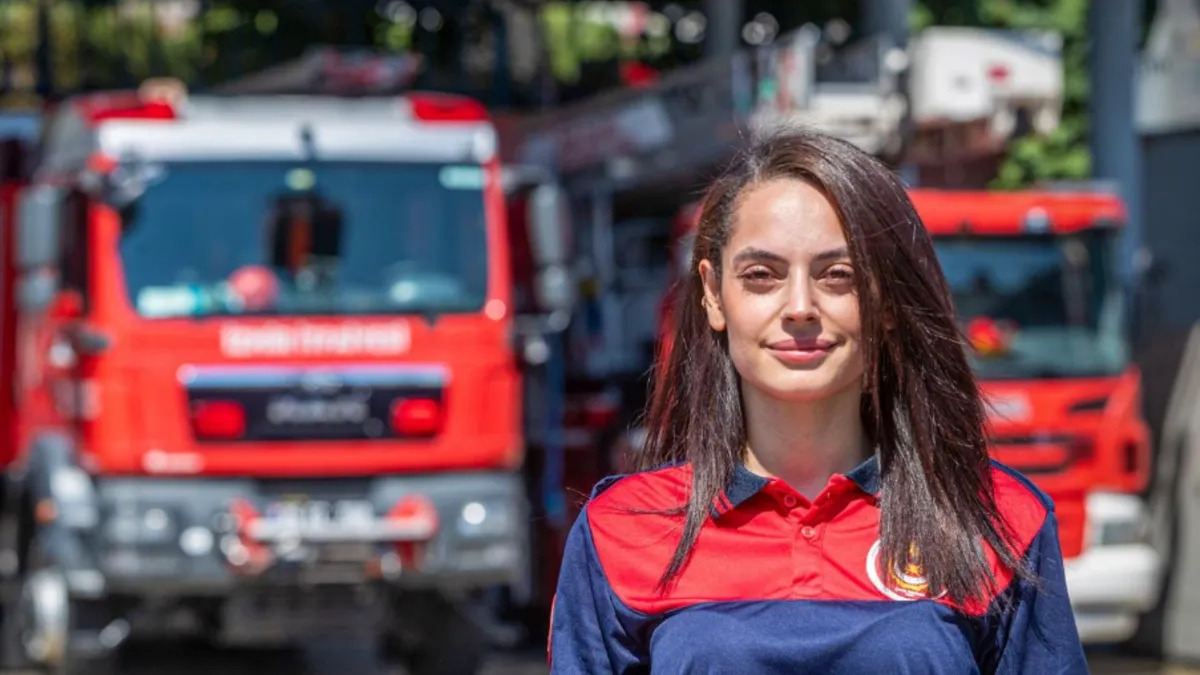İzmir'in ilk kadın itfaiye şoförü Ayet Kütükbaş