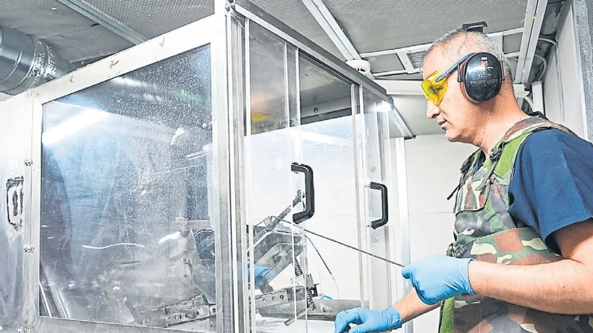 Jandarma laboratuvarı delilleri inceliyor